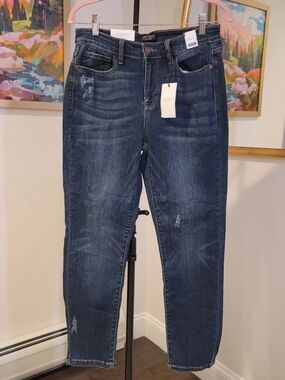 NWT JUDY BLUE Mid Rise Relaxed Fit Distressed Denim Size 11/30